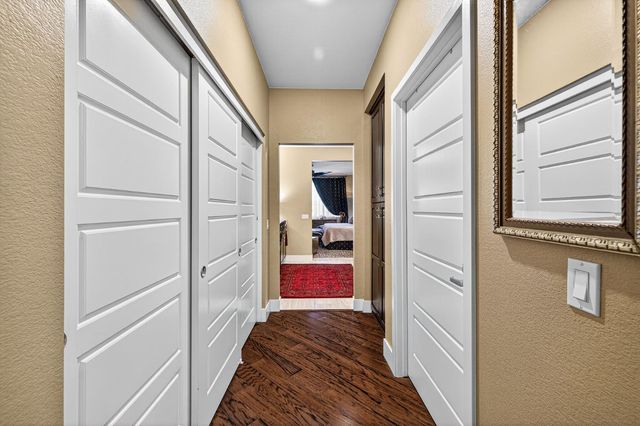 7048 Orbital Ln, Roseville, CA 95747