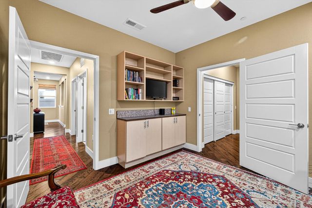 7048 Orbital Ln, Roseville, CA 95747