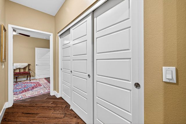 7048 Orbital Ln, Roseville, CA 95747