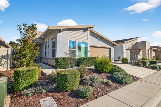 7048 Orbital Ln, Roseville, CA 95747