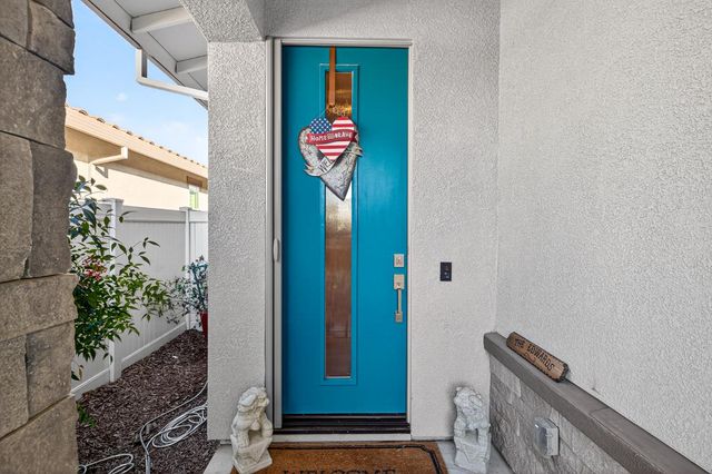 7048 Orbital Ln, Roseville, CA 95747