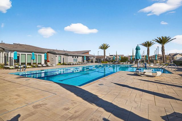 7048 Orbital Ln, Roseville, CA 95747