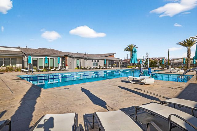 7048 Orbital Ln, Roseville, CA 95747