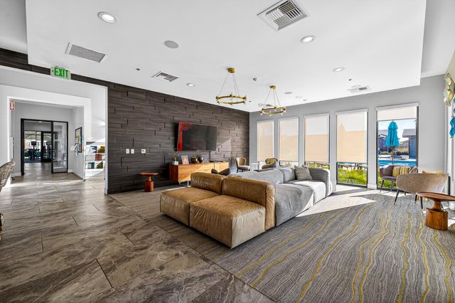 7048 Orbital Ln, Roseville, CA 95747