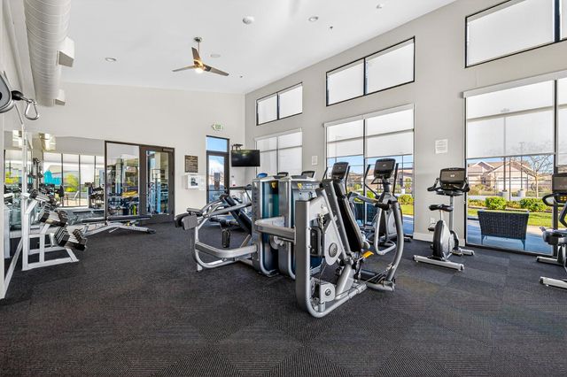 7048 Orbital Ln, Roseville, CA 95747