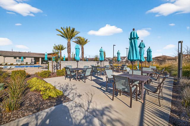 7048 Orbital Ln, Roseville, CA 95747