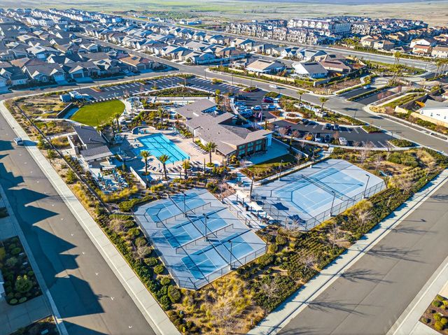 7048 Orbital Ln, Roseville, CA 95747