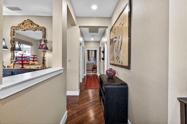 7048 Orbital Ln, Roseville, CA 95747