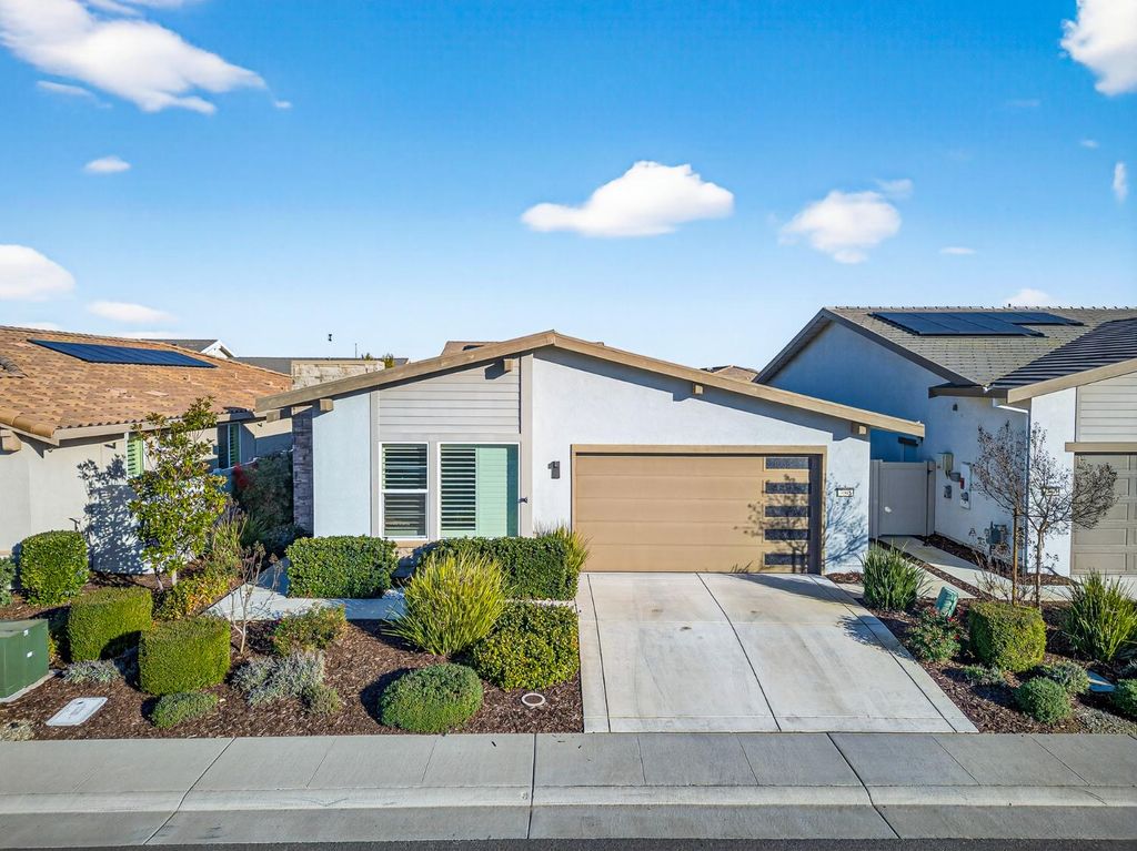 7048 Orbital Ln, Roseville, CA 95747