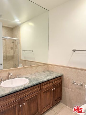 345 S Reeves Drive 301, Beverly Hills, CA 90212