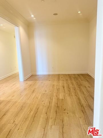 345 S Reeves Drive 301, Beverly Hills, CA 90212