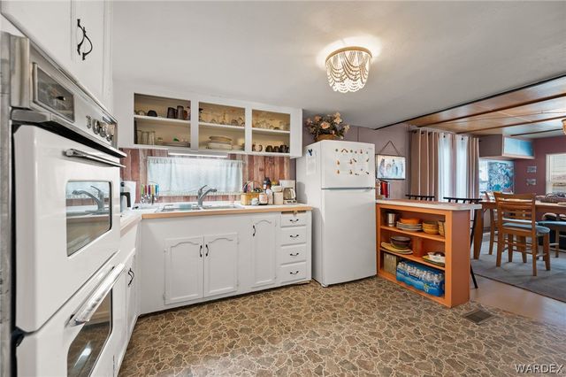 1621 Hwy 95 37, Bullhead City, AZ 86442