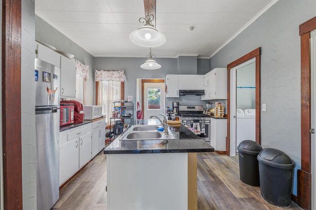 313 PROSPECT AVENUE, Oshkosh, WI 54901