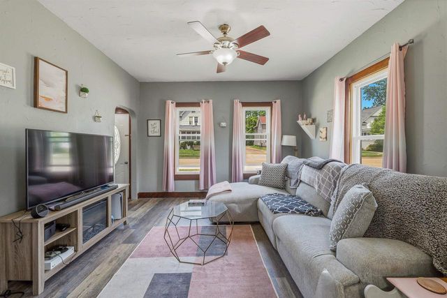 313 PROSPECT AVENUE, Oshkosh, WI 54901