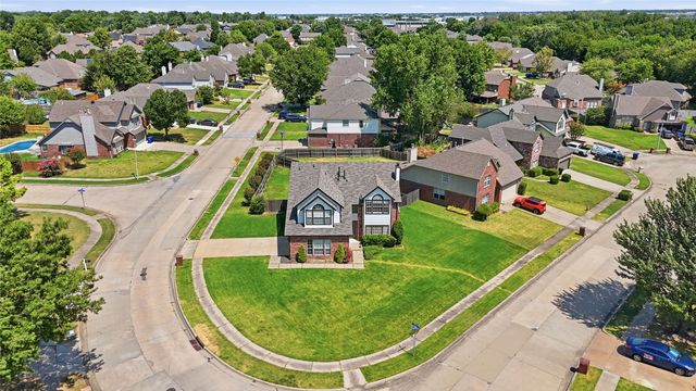 1301 N Willow Avenue, Broken Arrow, OK 74012