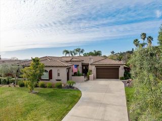 877 Hidden View Lane, Escondido, CA 92027