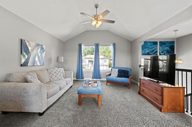 12705 Applewood Drive, Grandview, MO 64030