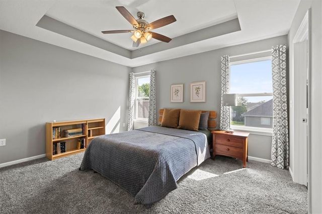 12705 Applewood Drive, Grandview, MO 64030