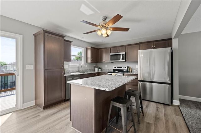 12705 Applewood Drive, Grandview, MO 64030