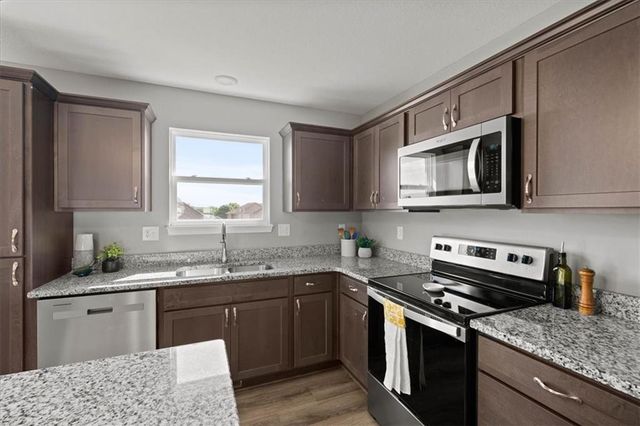 12705 Applewood Drive, Grandview, MO 64030