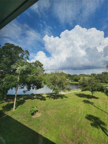 8075 112TH STREET 303, Seminole, FL 33772