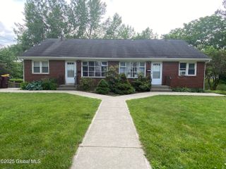9 Brayton Street, Colonie, NY 12205