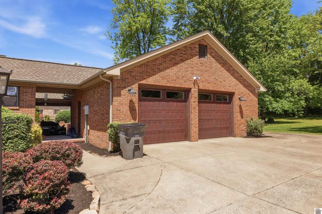 131 Matthew Drive, Paducah, KY 42001