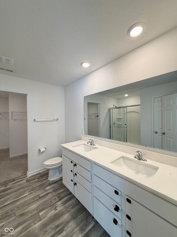 1184 Lakeshore Drive, Greenwood, IN 46143