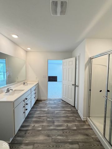 1184 Lakeshore Drive, Greenwood, IN 46143