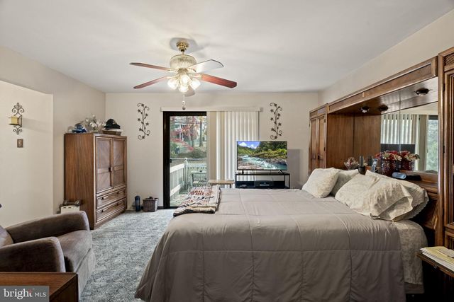 945 MANATAWNA AVE, Philadelphia, PA 19128