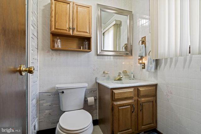 945 MANATAWNA AVE, Philadelphia, PA 19128