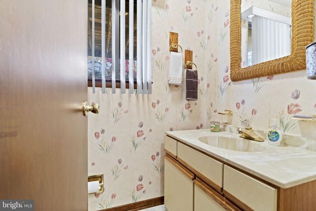 945 MANATAWNA AVE, Philadelphia, PA 19128