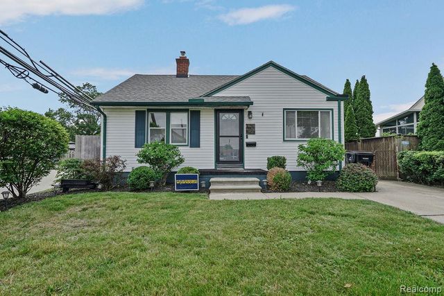 1029 Cora Street, Wyandotte, MI 48192