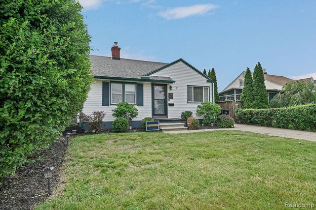 1029 Cora Street, Wyandotte, MI 48192