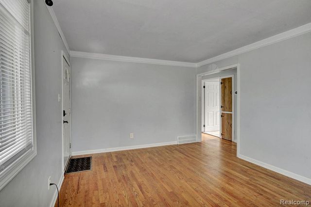 1029 Cora Street, Wyandotte, MI 48192