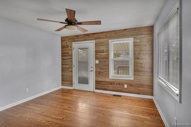 1029 Cora Street, Wyandotte, MI 48192