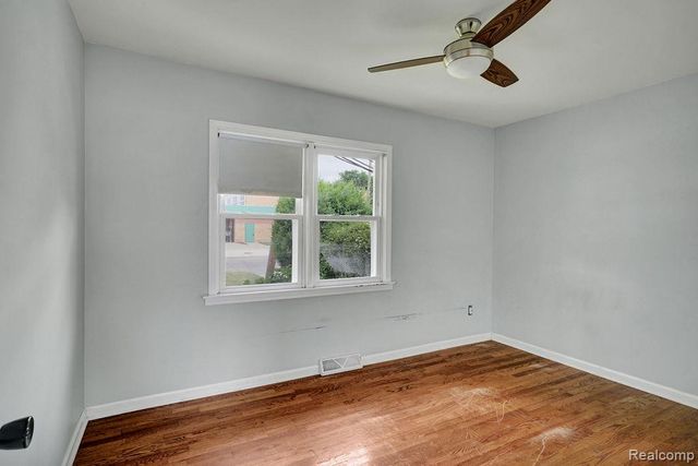 1029 Cora Street, Wyandotte, MI 48192
