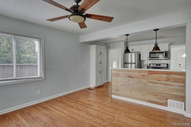1029 Cora Street, Wyandotte, MI 48192