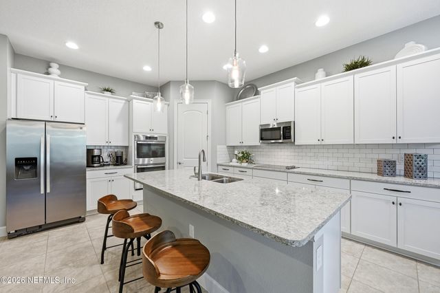 8633 MABEL Drive, Jacksonville, FL 32256