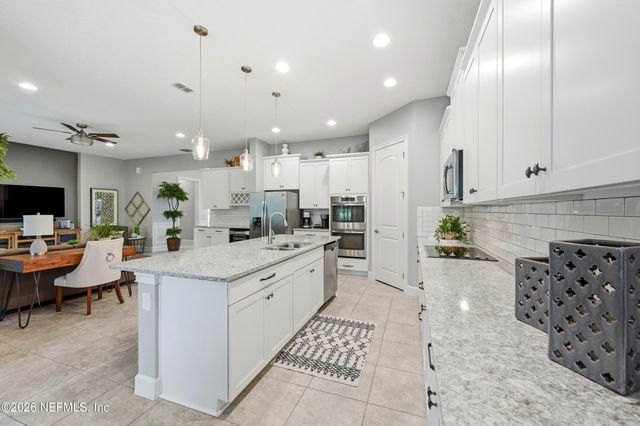 8633 MABEL Drive, Jacksonville, FL 32256
