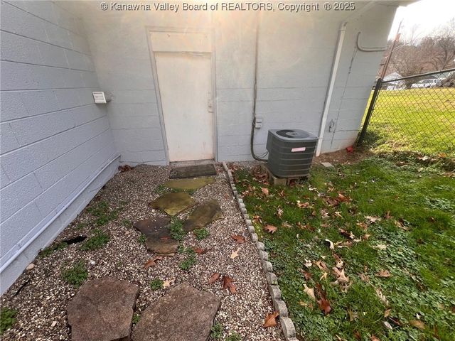 118 Oak Street, Dunbar, WV 25064