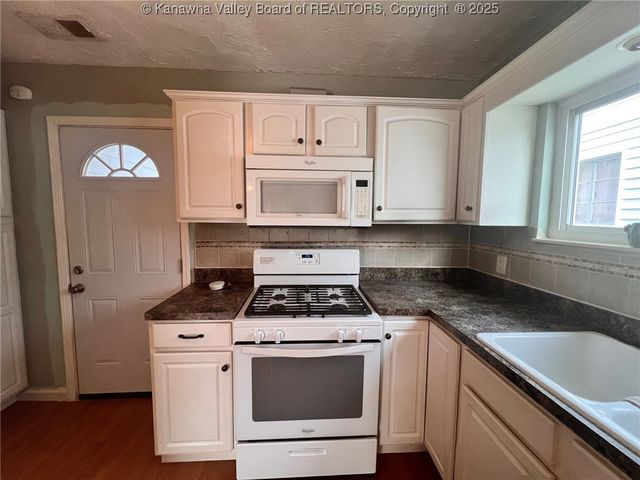 118 Oak Street, Dunbar, WV 25064