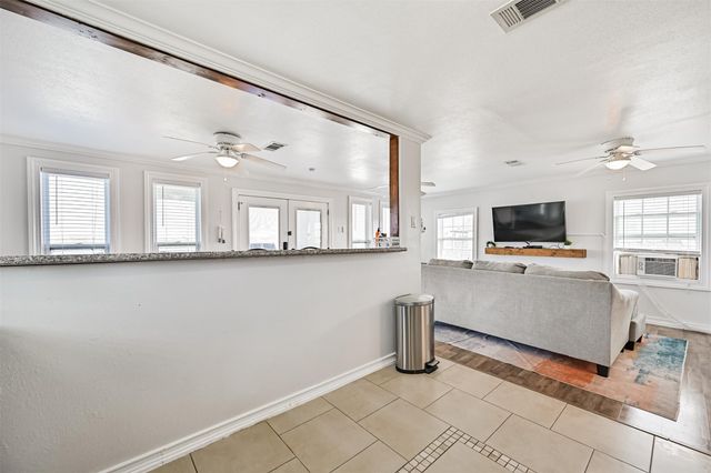 4622 Bayou Lane, Hitchcock, TX 77563