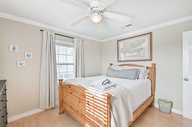 4622 Bayou Lane, Hitchcock, TX 77563