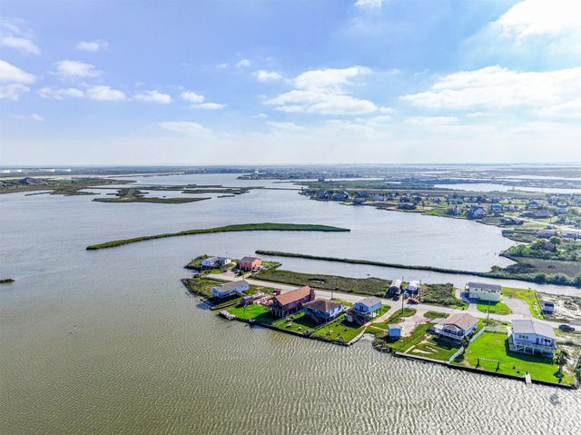 4622 Bayou Lane, Hitchcock, TX 77563