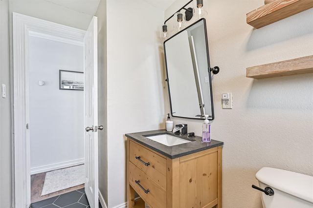 4622 Bayou Lane, Hitchcock, TX 77563