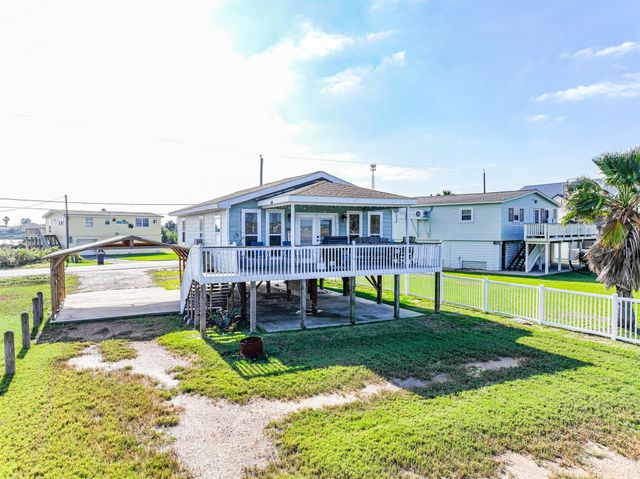 4622 Bayou Lane, Hitchcock, TX 77563