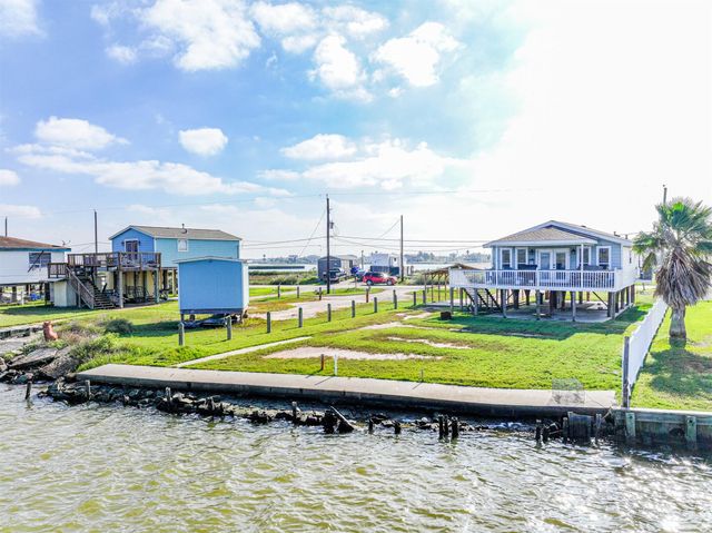 4622 Bayou Lane, Hitchcock, TX 77563