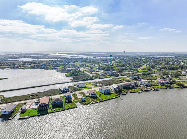 4622 Bayou Lane, Hitchcock, TX 77563