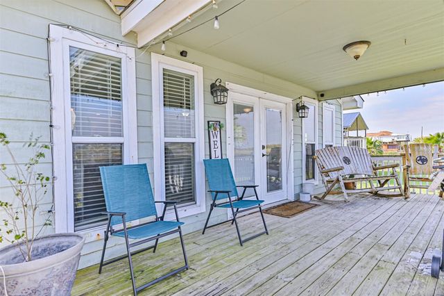 4622 Bayou Lane, Hitchcock, TX 77563